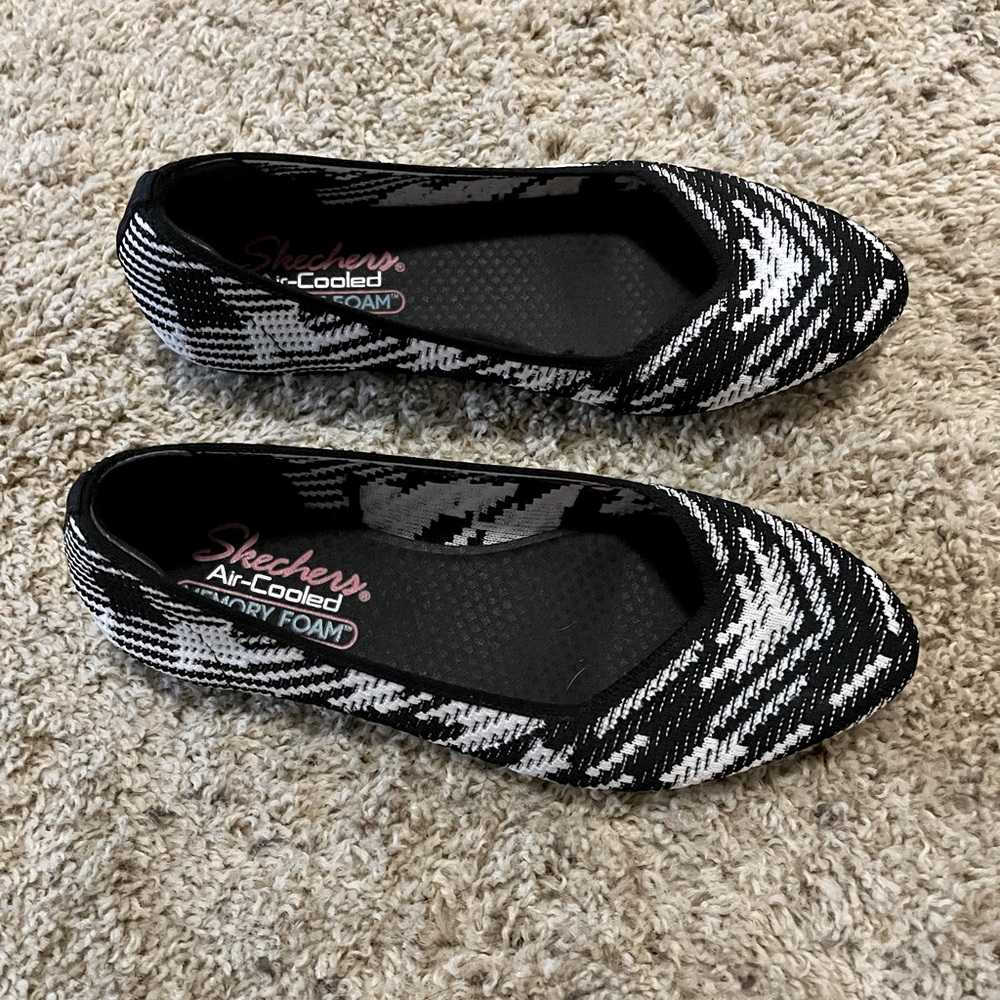 Women’s flat shoes